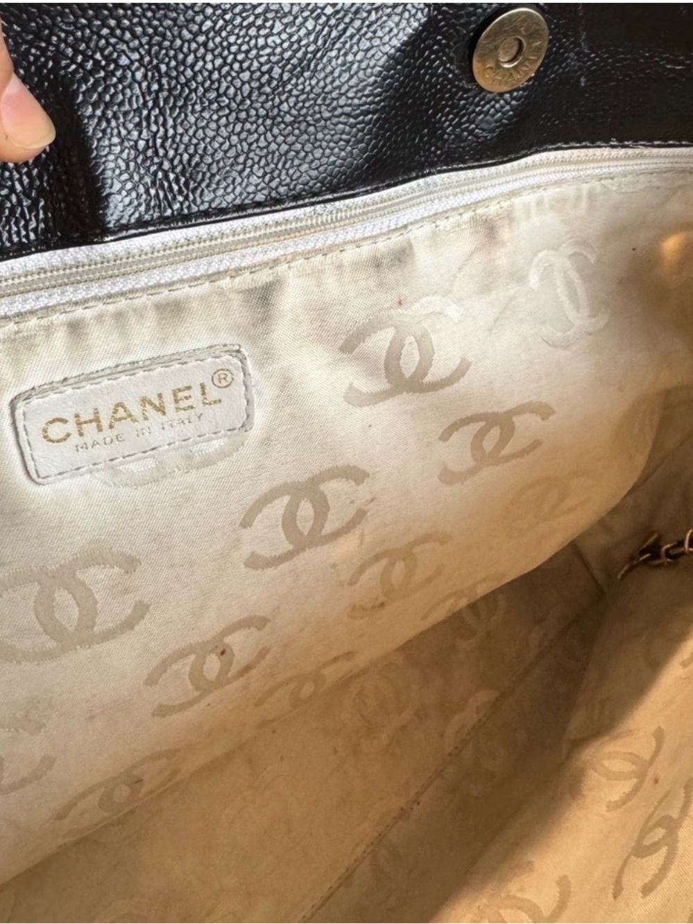 Authentic- Chanel Tote with gold chain - Picture 5 of 16